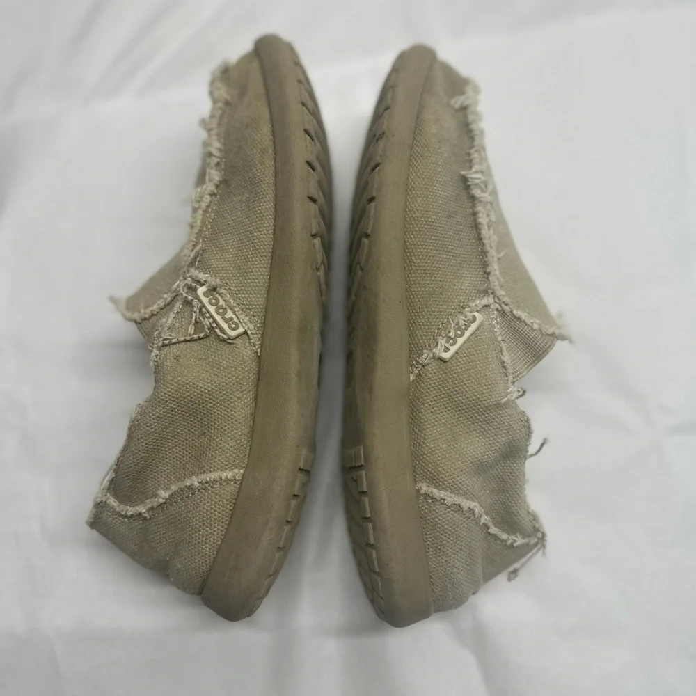 Crocs Men's Sz:7 Santa Cruz Casual Slip-On Shoes Khaki Tan frayed Canvas Loafer.